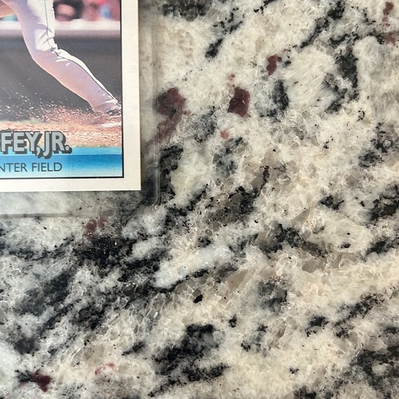 1991 Ultra Rare MINT Donruss Ken Griffey Jr. with no dot after INC ERROR. 😲 - Picture 6 of 7